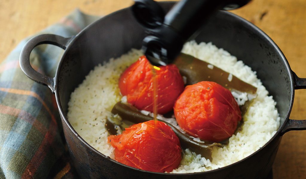 想像以上にあっさりさっぱり。丸ごとトマトの炊き込みご飯