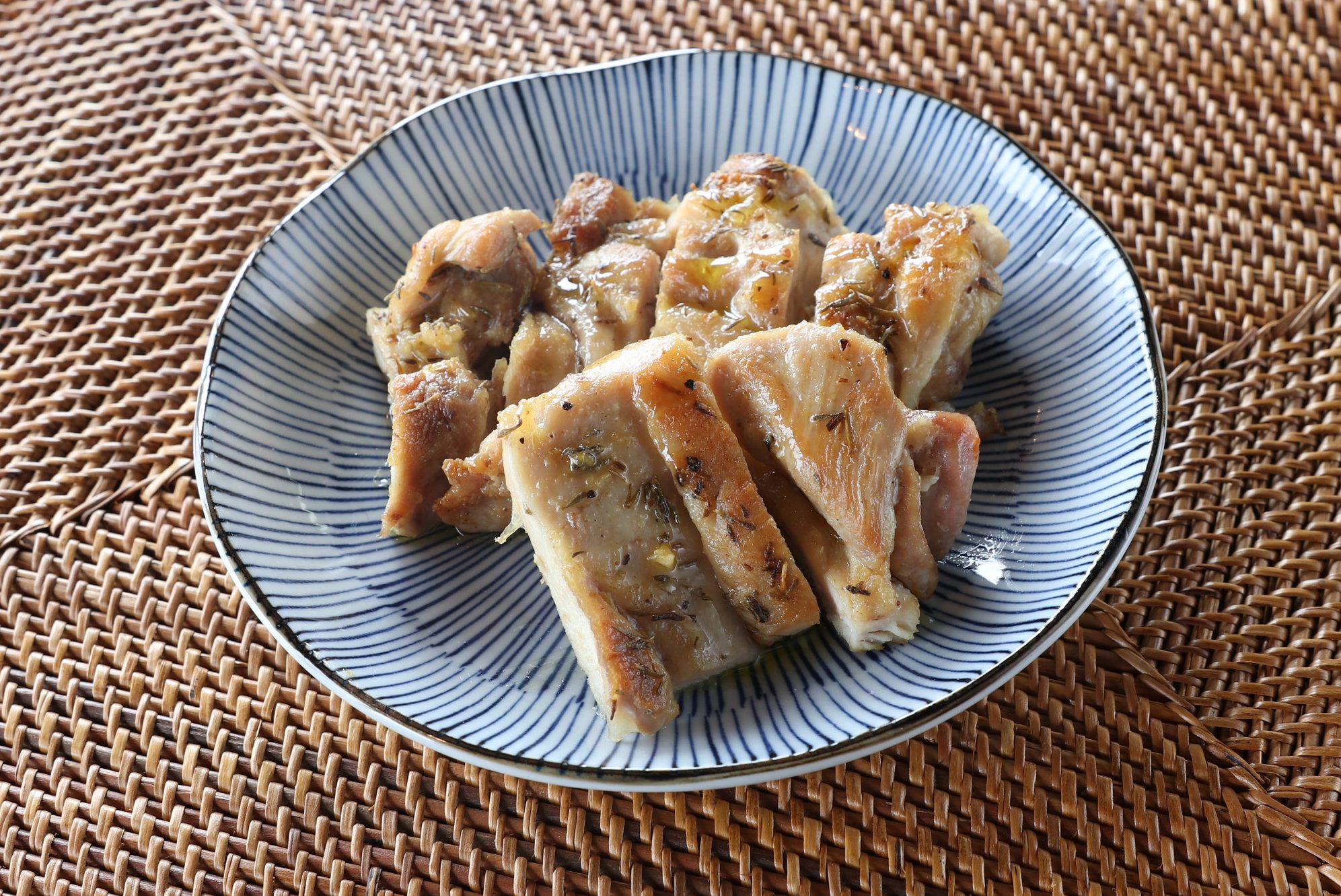 鶏ももの香草焼き オリーブオイルレシピ 井上誠耕園 鶏ももの香草焼き オリーブオイルレシピ 井上誠耕園